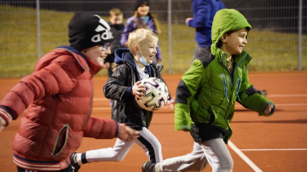 DCG Waldhausen, Kinder und Sport