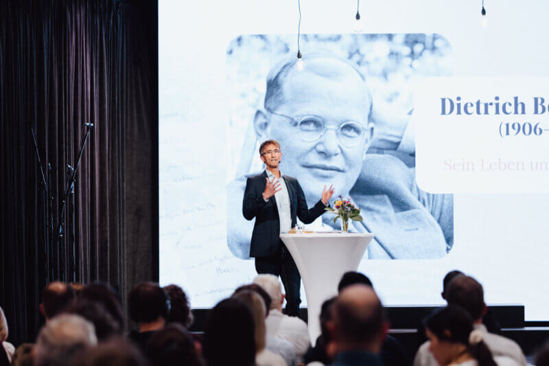 Vortrag von Prof. Dr. Frank Lüdke über Dietrich Bonhoeffer, zu Gast bei der DCG Fulda.